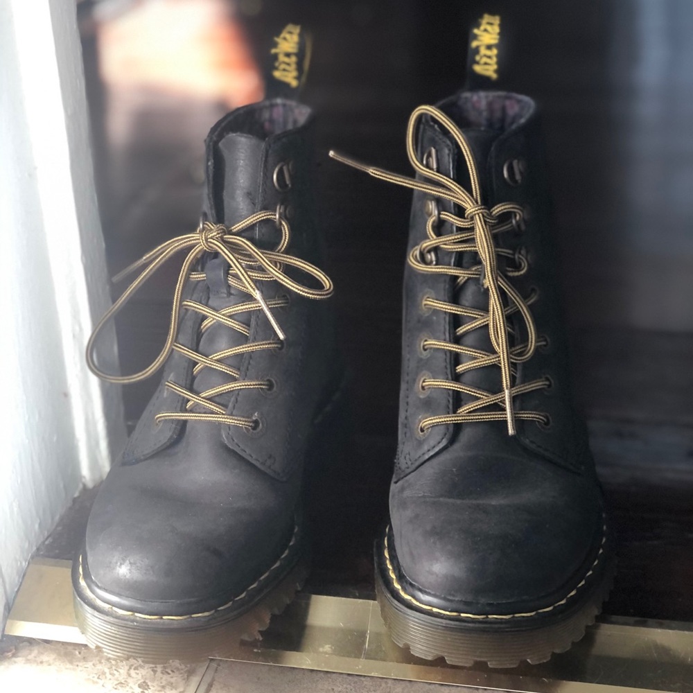 Dr. Marten’s 1460 leather ankle boots